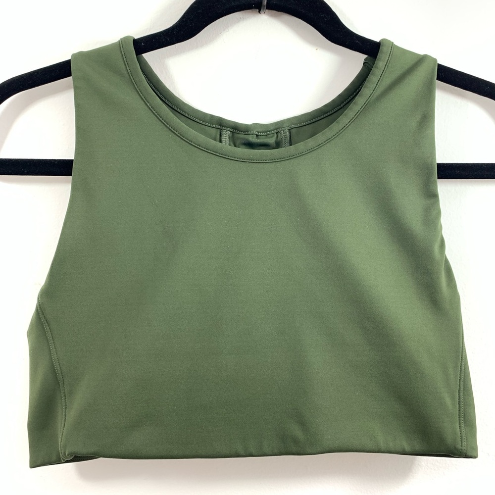 SPLITS59
Glenda Techflex Sports Bra Army.Size M.Pre-owned.Excellent Conditions❤️